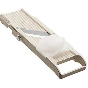 JAPANISCHE MANDOLINE BEIGE NO64 "BENRINER" 64MM