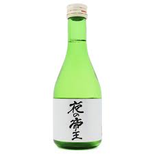 YORU NO TEIOU TOKUBETSU JUNMAI 15% "FUJII" 300ML